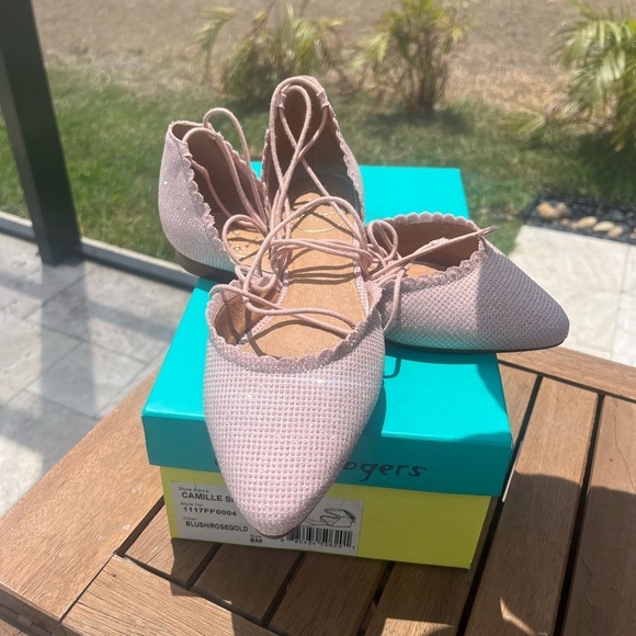 Jack Rogers “Camille Sparkle” Flats – Blush/Rose Gold – Size 6M - Picture 1 of 9